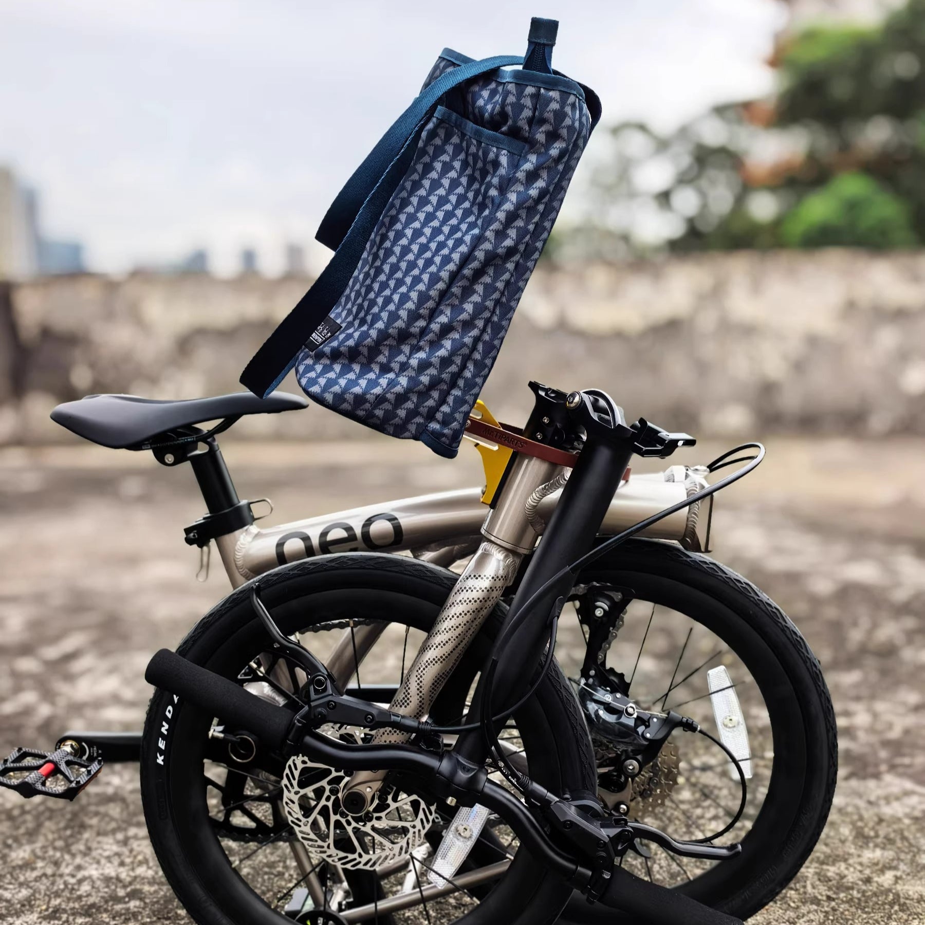 Premium Front Carrier Mount for Java Neo