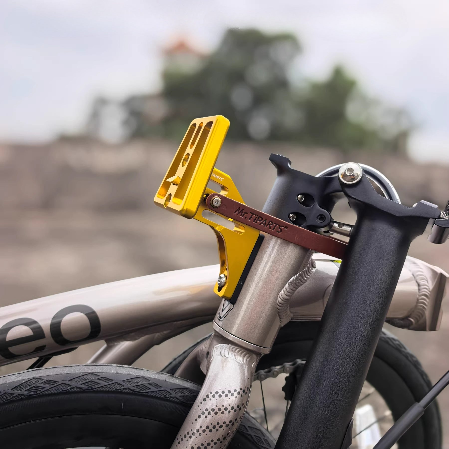 Premium Front Carrier Mount for Java Neo